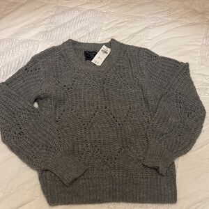 Abercrombie & Fitch Gray Sweater